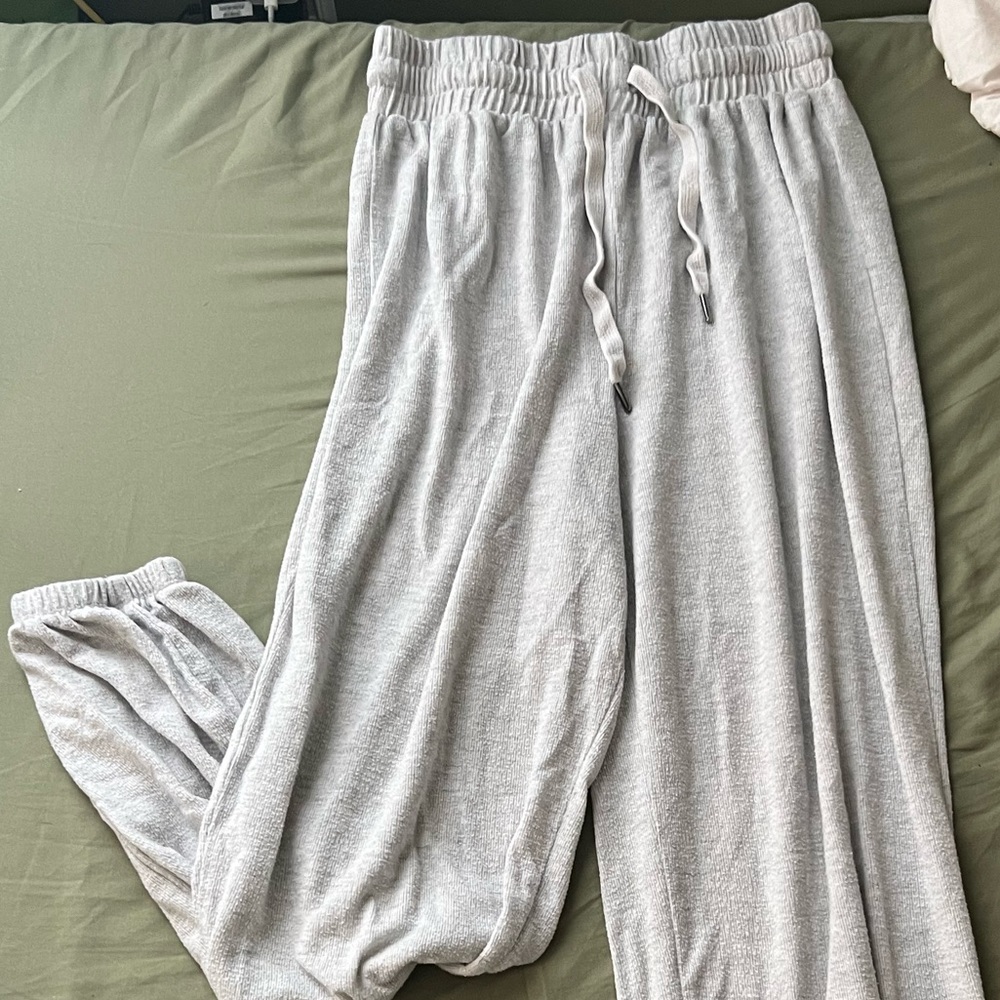 Breathable white pants